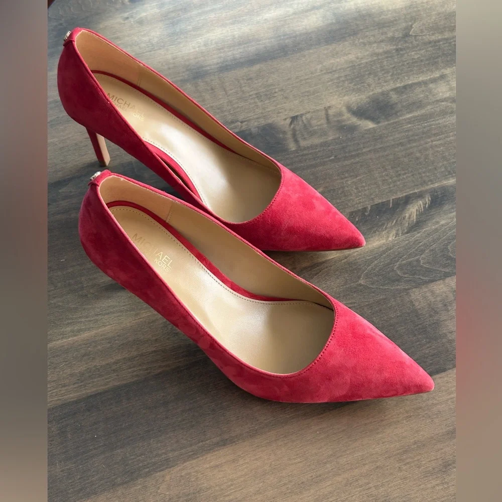 👠👠Michael Kors Red Suede Heels 👠 👠